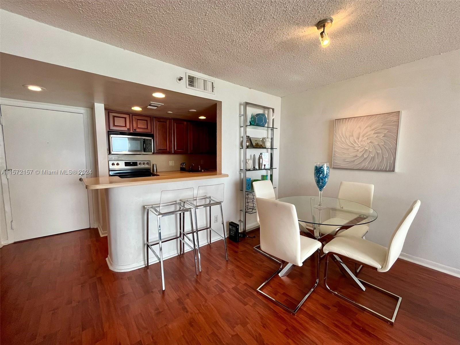 Unit offer furnished, but landlord may consider it unfurnished.
