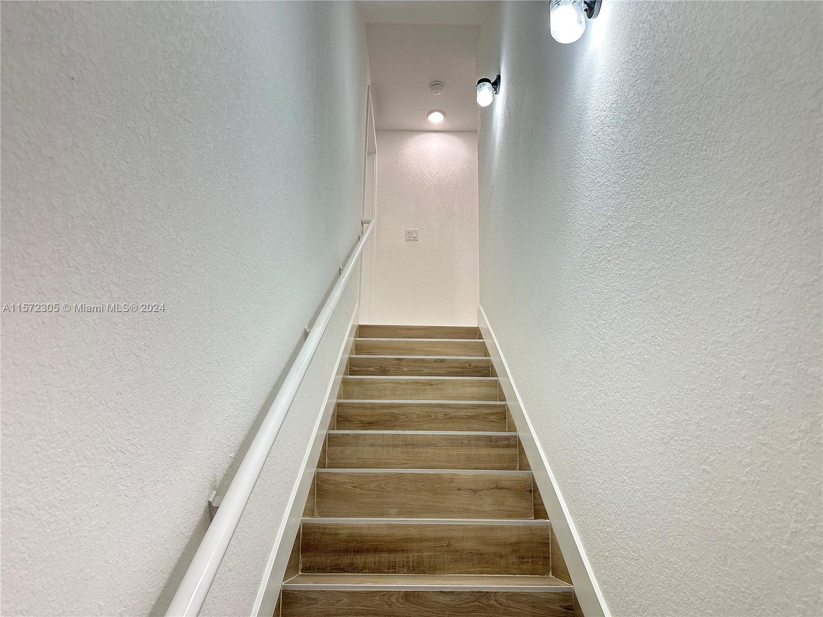 STAIR TO 2ND FLOOR
