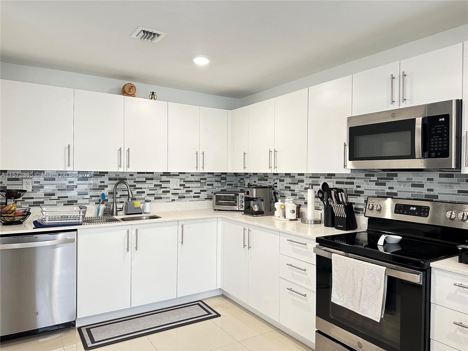 14462 SW 259th St, Homestead, Florida 33032, 4 Bedrooms Bedrooms, ,3 BathroomsBathrooms,Residentiallease,For Rent,14462 SW 259th St,A11572305