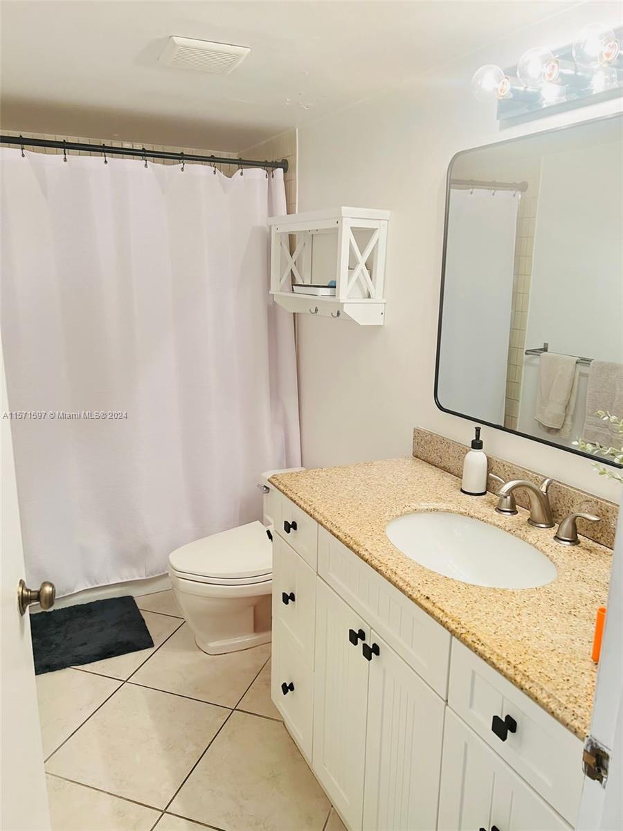 121 Crandon Blvd 348, Key Biscayne, Florida 33149, 3 Bedrooms Bedrooms, ,2 BathroomsBathrooms,Residential,For Sale,121 Crandon Blvd 348,A11571597