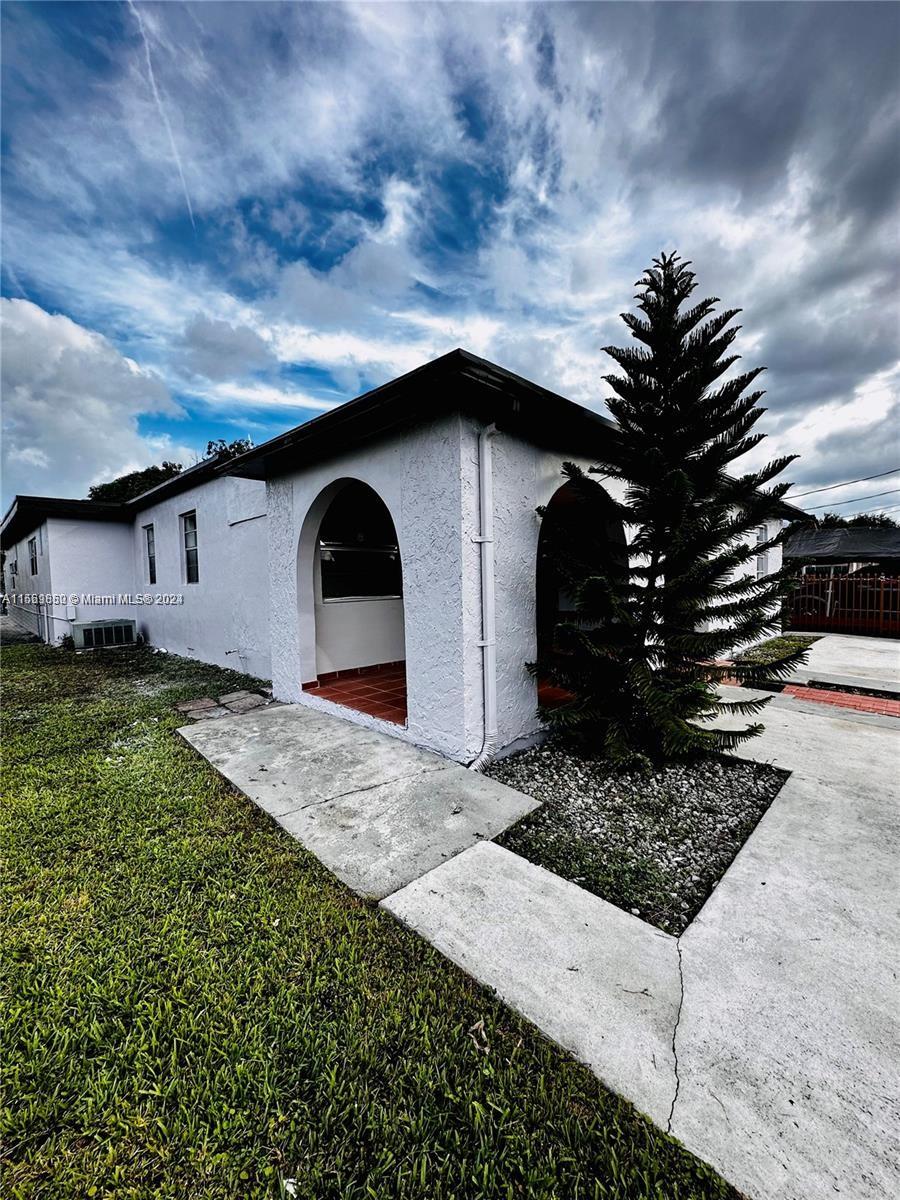 1041 NW 32nd Pl 1041, Miami, Florida 33125, 3 Bedrooms Bedrooms, ,1 BathroomBathrooms,Residentiallease,For Rent,1041 NW 32nd Pl 1041,A11569850