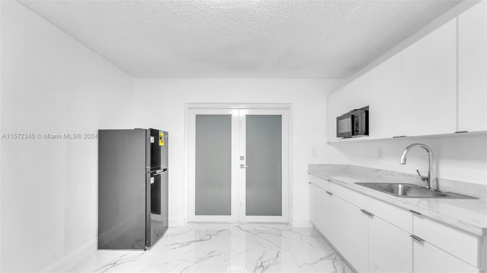 3333 SW 1st St 3, Miami, Florida 33135, 1 Bedroom Bedrooms, ,1 BathroomBathrooms,Residentiallease,For Rent,3333 SW 1st St 3,A11572340