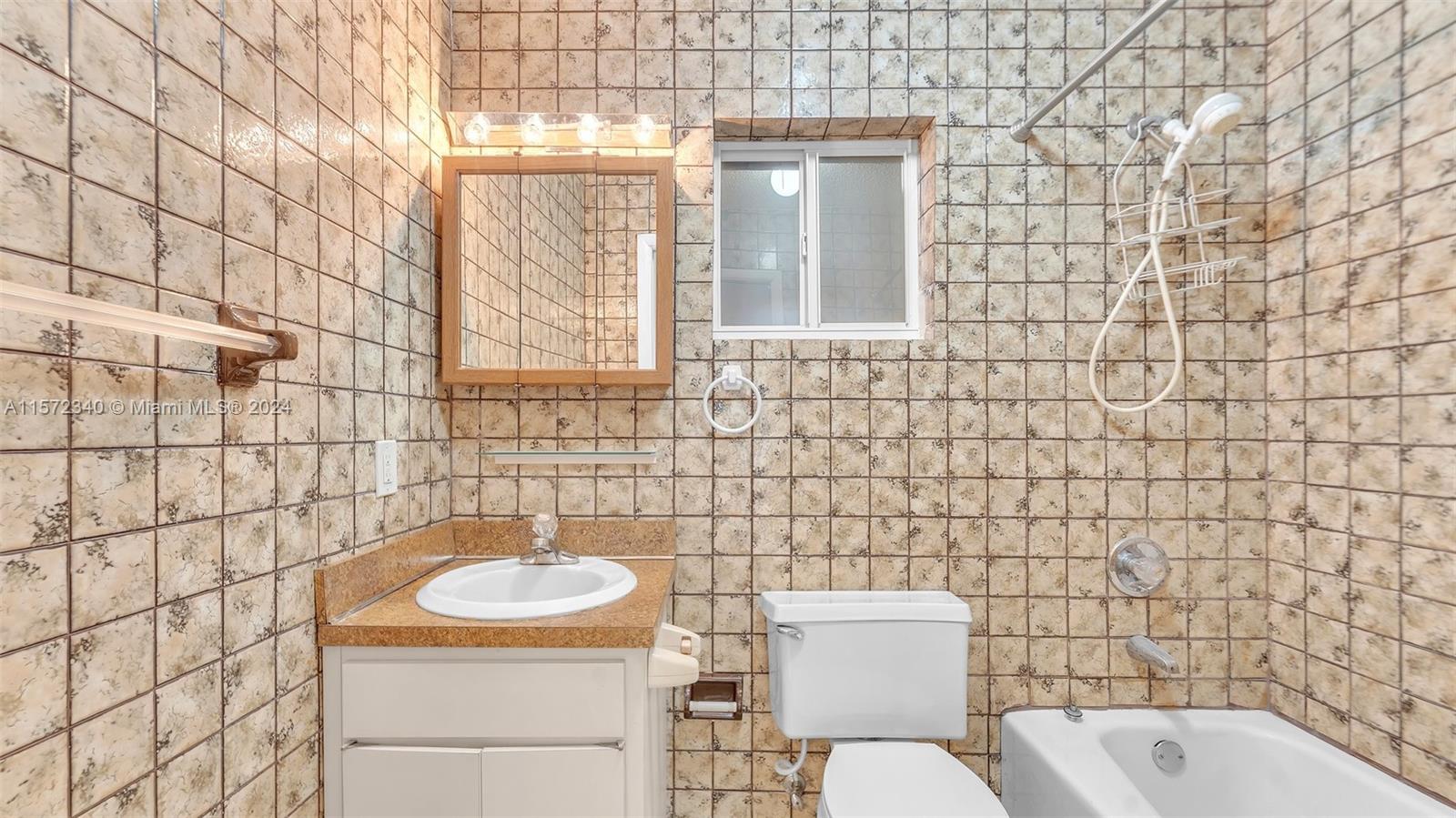3333 SW 1st St 3, Miami, Florida 33135, 1 Bedroom Bedrooms, ,1 BathroomBathrooms,Residentiallease,For Rent,3333 SW 1st St 3,A11572340