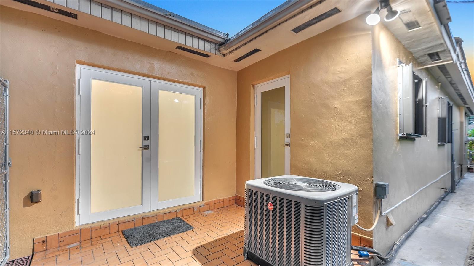 3333 SW 1st St 3, Miami, Florida 33135, 1 Bedroom Bedrooms, ,1 BathroomBathrooms,Residentiallease,For Rent,3333 SW 1st St 3,A11572340