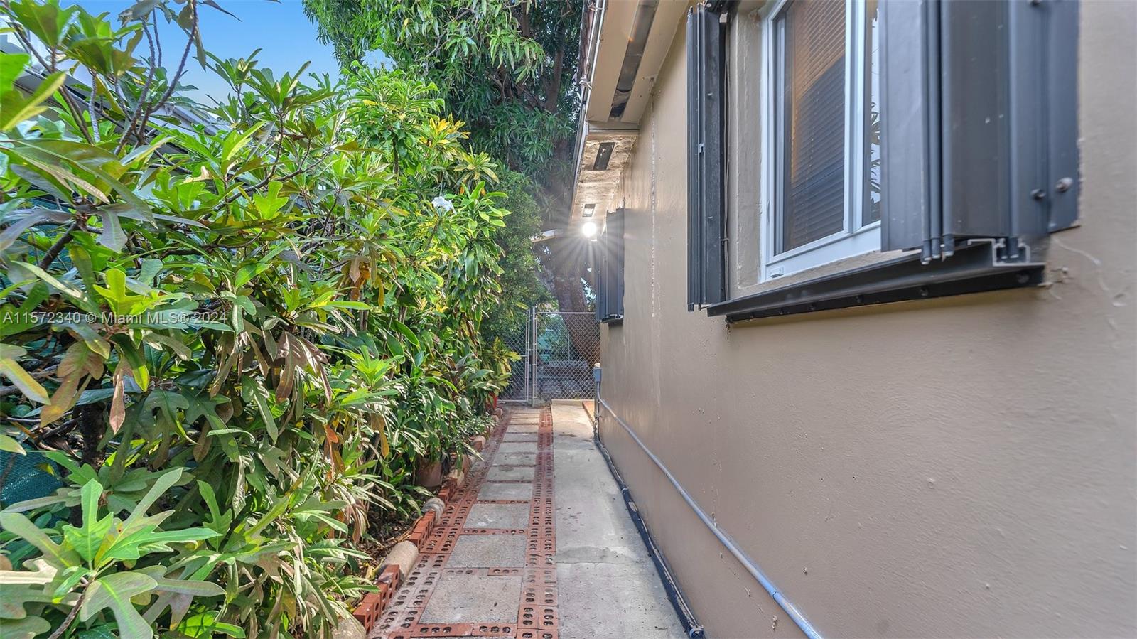 3333 SW 1st St 3, Miami, Florida 33135, 1 Bedroom Bedrooms, ,1 BathroomBathrooms,Residentiallease,For Rent,3333 SW 1st St 3,A11572340
