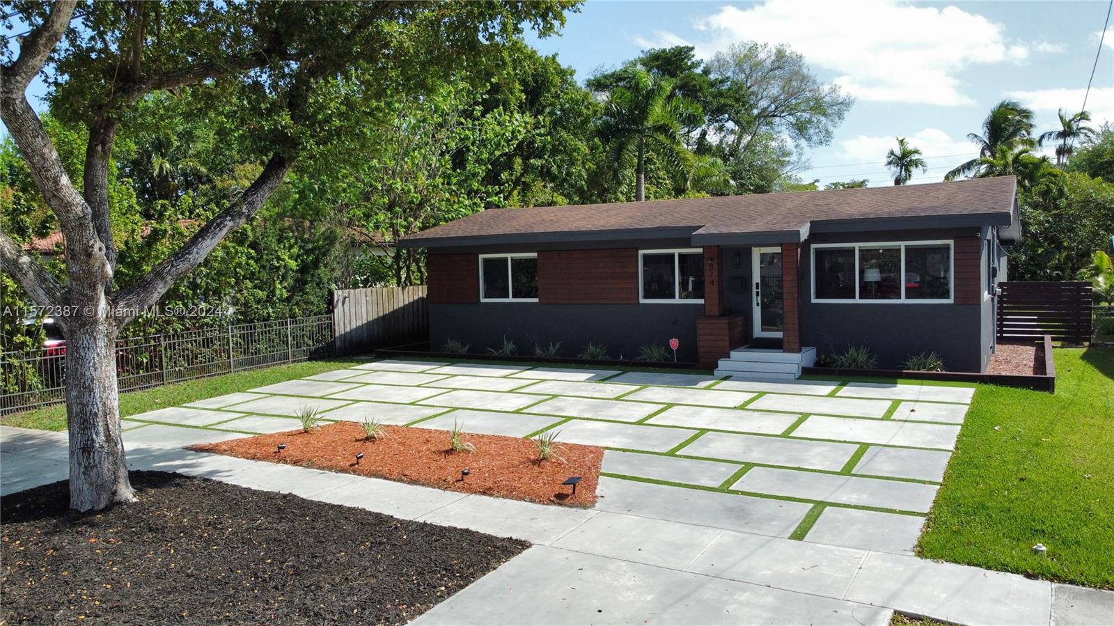 974 NE 145th St, North Miami, Florida 33161, 3 Bedrooms Bedrooms, ,2 BathroomsBathrooms,Residentiallease,For Rent,974 NE 145th St,A11572387