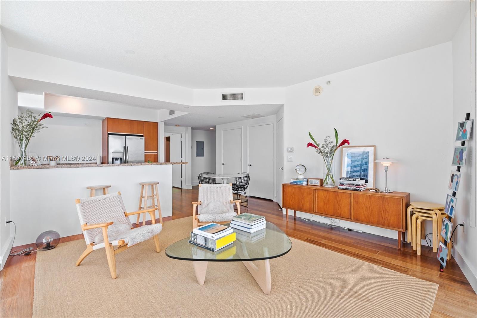 10 Venetian Way 605, Miami Beach, Florida 33139, 1 Bedroom Bedrooms, ,1 BathroomBathrooms,Residential,For Sale,10 Venetian Way 605,A11567980
