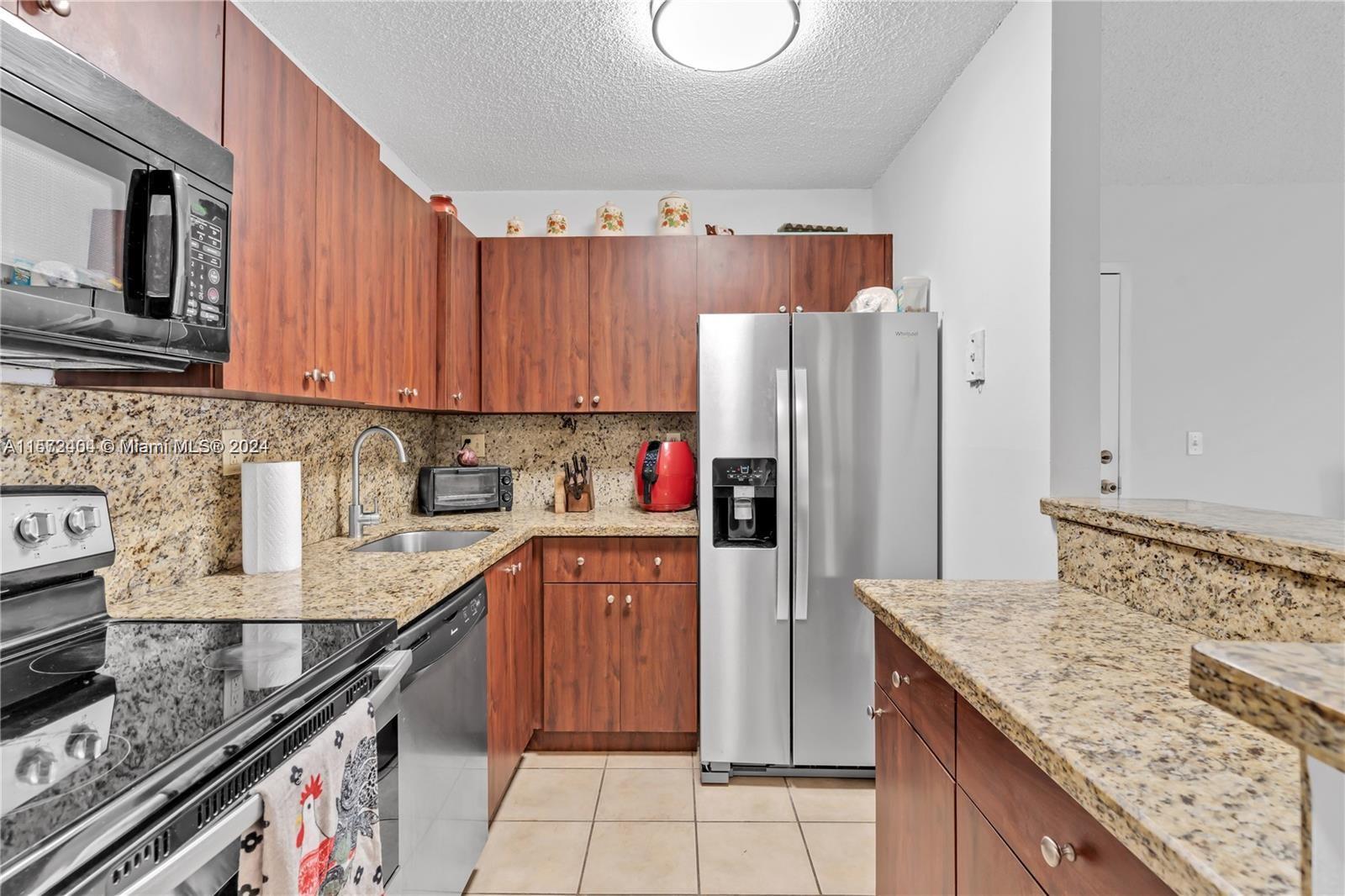 7195 NW 179th St 105, Hialeah, Florida 33015, 2 Bedrooms Bedrooms, ,2 BathroomsBathrooms,Residentiallease,For Rent,7195 NW 179th St 105,A11572404