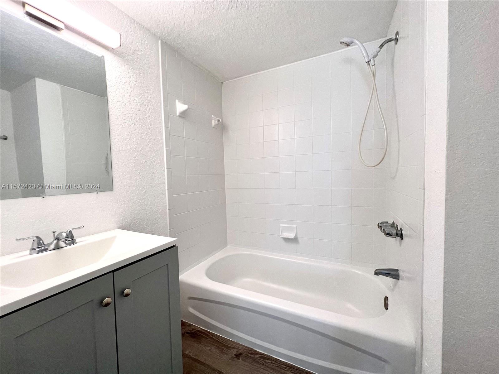 444 NW 84th St 444, Miami, Florida 33150, 3 Bedrooms Bedrooms, ,2 BathroomsBathrooms,Residentiallease,For Rent,444 NW 84th St 444,A11572423