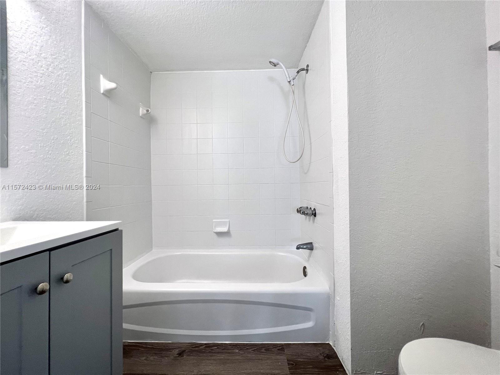 444 NW 84th St 444, Miami, Florida 33150, 3 Bedrooms Bedrooms, ,2 BathroomsBathrooms,Residentiallease,For Rent,444 NW 84th St 444,A11572423
