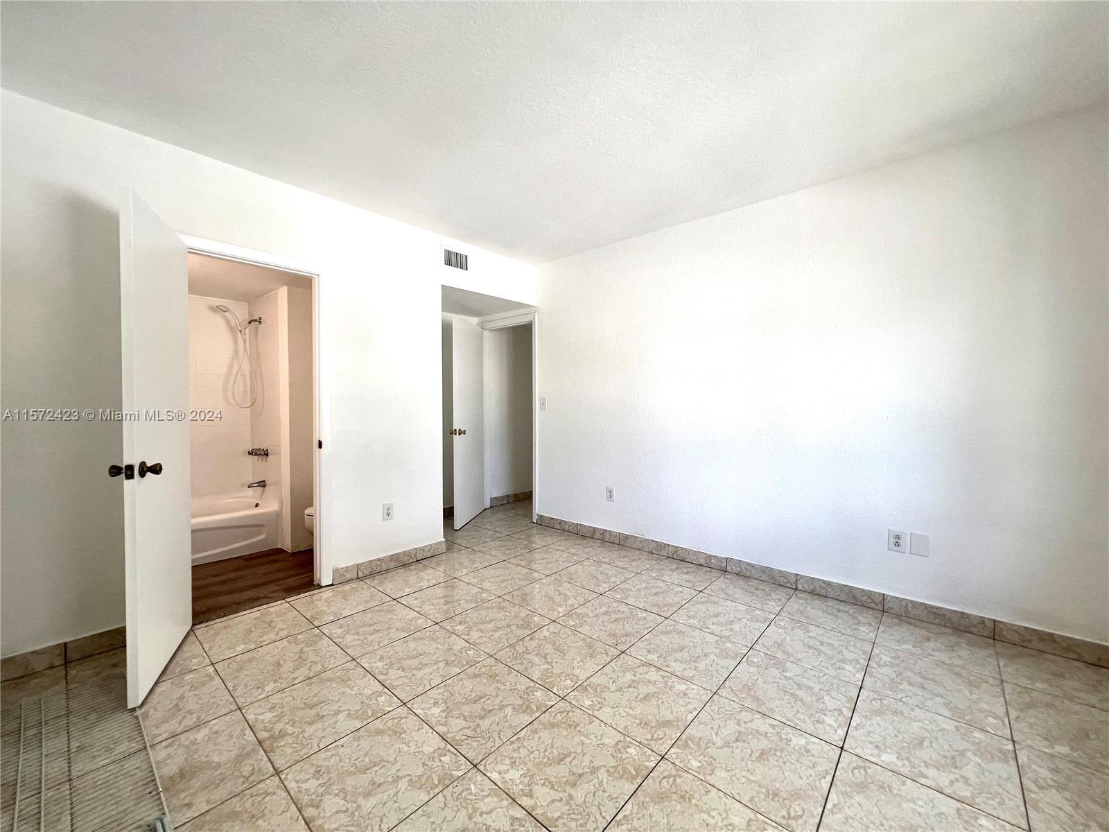 444 NW 84th St 444, Miami, Florida 33150, 3 Bedrooms Bedrooms, ,2 BathroomsBathrooms,Residentiallease,For Rent,444 NW 84th St 444,A11572423