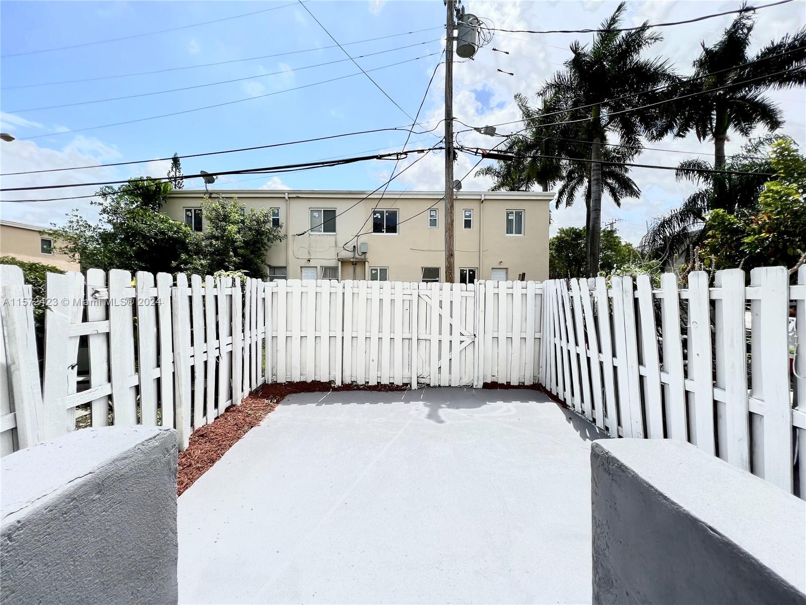 444 NW 84th St 444, Miami, Florida 33150, 3 Bedrooms Bedrooms, ,2 BathroomsBathrooms,Residentiallease,For Rent,444 NW 84th St 444,A11572423