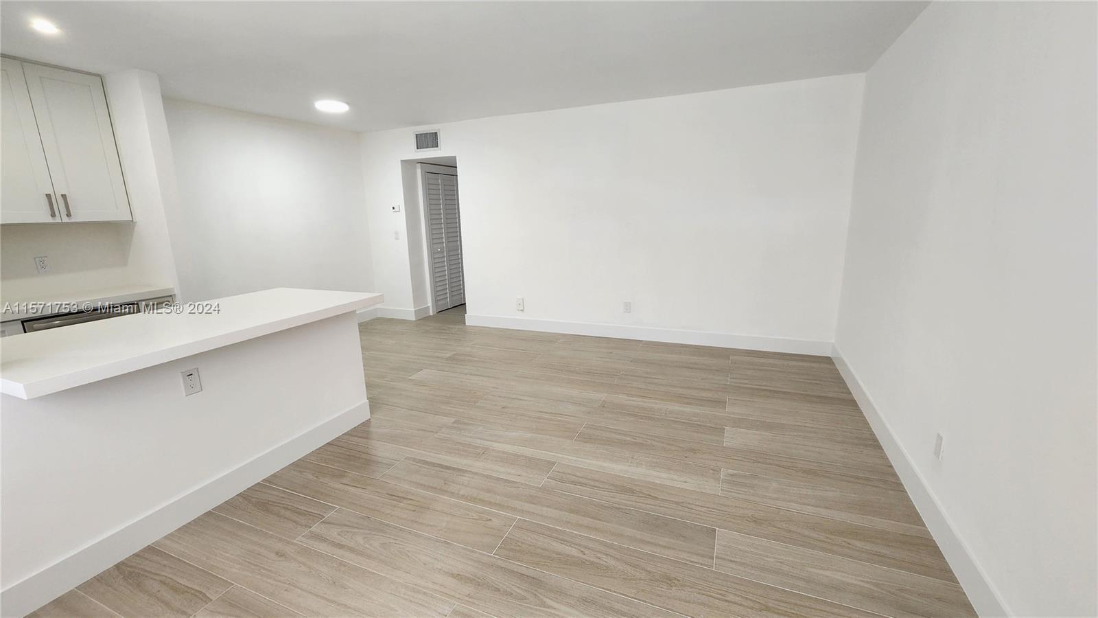 1575 West Ave 9, Miami Beach, Florida 33139, 1 Bedroom Bedrooms, ,1 BathroomBathrooms,Residential,For Sale,1575 West Ave 9,A11571753