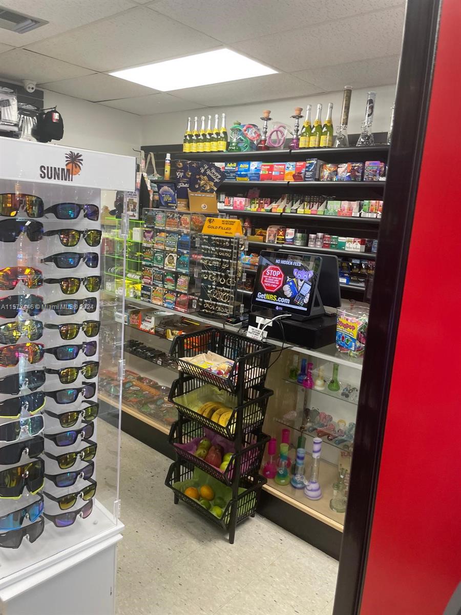 516 NW 57th Ave, Miami, Florida 33126, ,Businessopportunity,For Sale,516 NW 57th Ave,A11572446