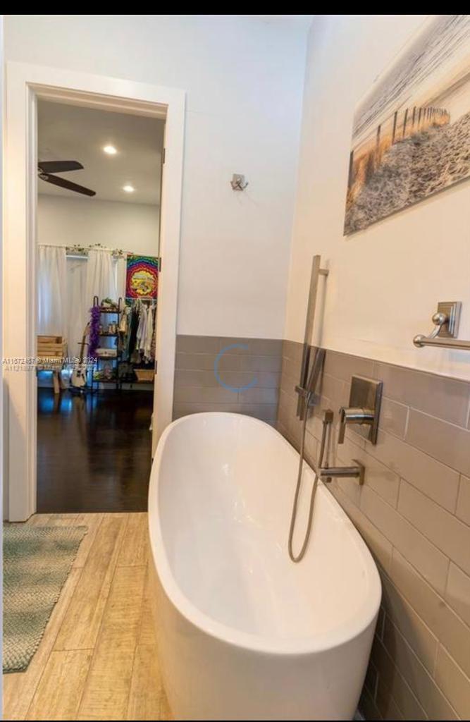 4206 Alhambra Cir, Coral Gables, Florida 33146, 4 Bedrooms Bedrooms, ,4 BathroomsBathrooms,Residentiallease,For Rent,4206 Alhambra Cir,A11572457