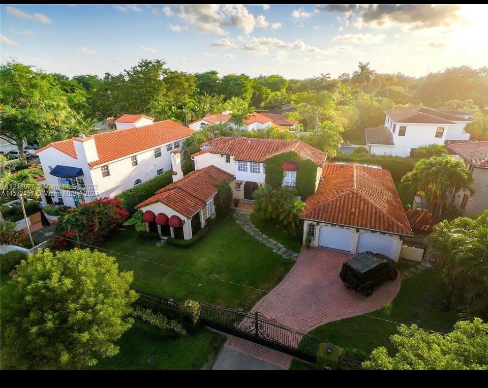 4206 Alhambra Cir, Coral Gables, Florida 33146, 4 Bedrooms Bedrooms, ,4 BathroomsBathrooms,Residentiallease,For Rent,4206 Alhambra Cir,A11572457