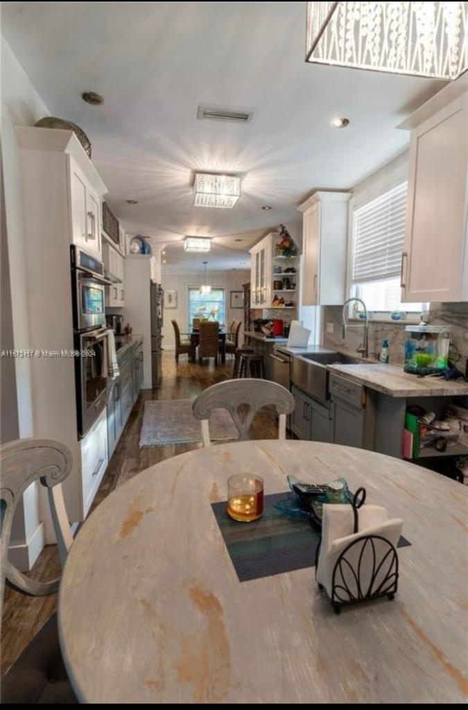 4206 Alhambra Cir, Coral Gables, Florida 33146, 4 Bedrooms Bedrooms, ,4 BathroomsBathrooms,Residentiallease,For Rent,4206 Alhambra Cir,A11572457