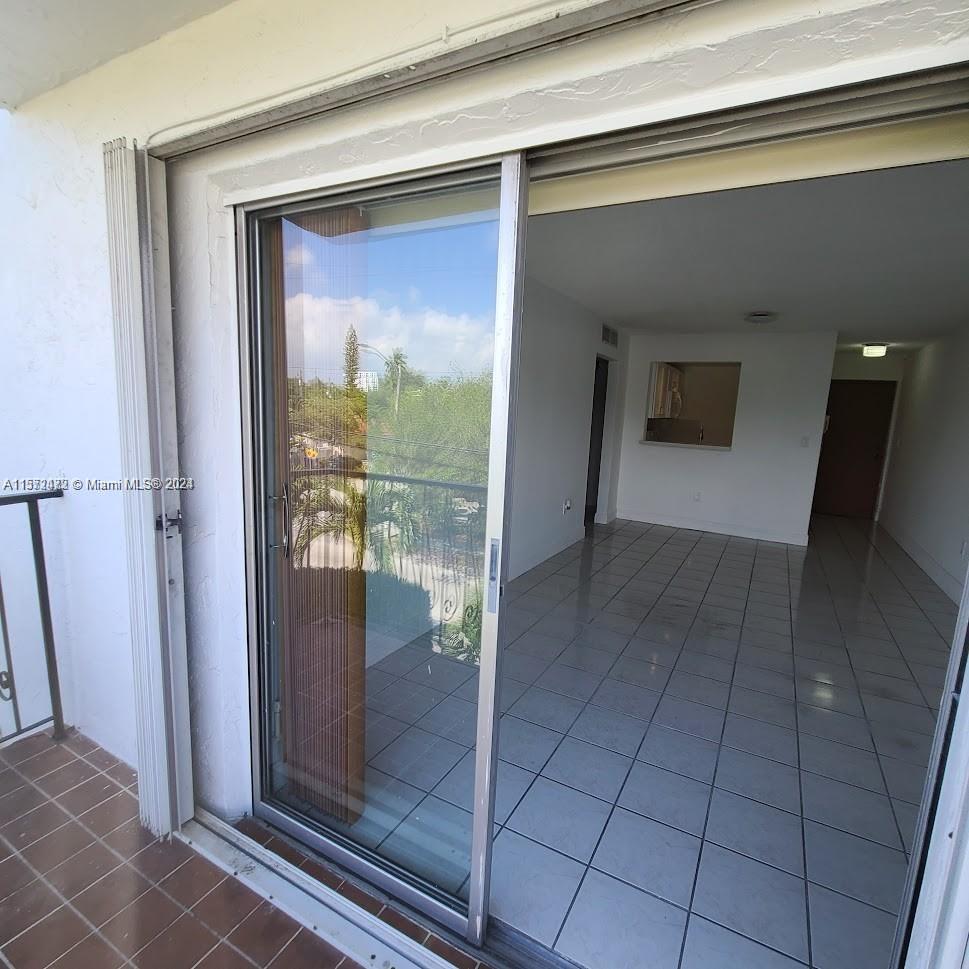 2500 SW 6th St 303, Miami, Florida 33135, 1 Bedroom Bedrooms, ,1 BathroomBathrooms,Residentiallease,For Rent,2500 SW 6th St 303,A11572472