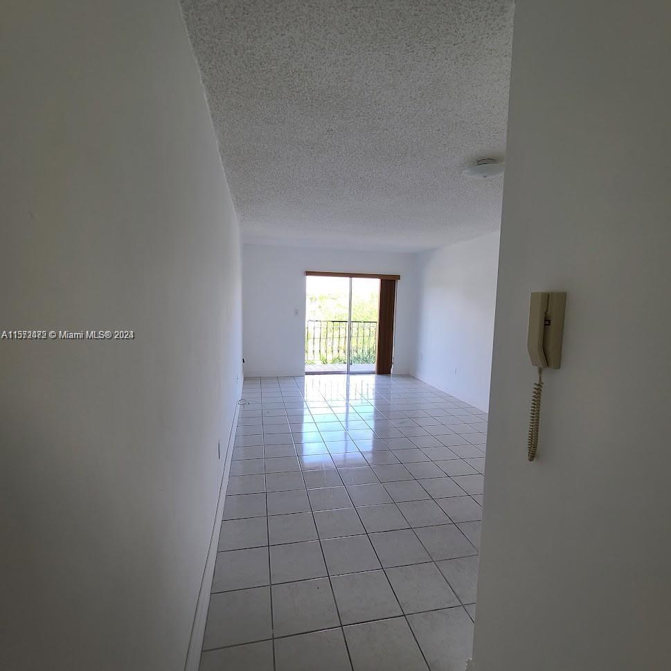 2500 SW 6th St 303, Miami, Florida 33135, 1 Bedroom Bedrooms, ,1 BathroomBathrooms,Residentiallease,For Rent,2500 SW 6th St 303,A11572472