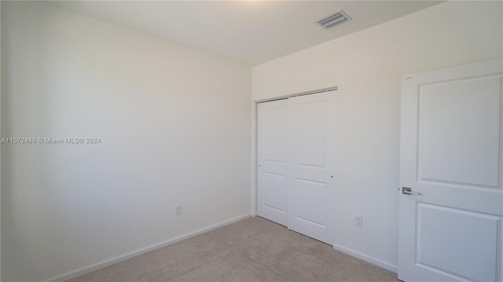 2411 SE 10th St 2411, Homestead, Florida 33035, 4 Bedrooms Bedrooms, ,3 BathroomsBathrooms,Residentiallease,For Rent,2411 SE 10th St 2411,A11572489