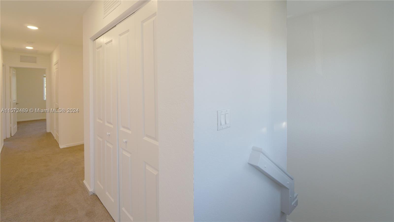 2411 SE 10th St 2411, Homestead, Florida 33035, 4 Bedrooms Bedrooms, ,3 BathroomsBathrooms,Residentiallease,For Rent,2411 SE 10th St 2411,A11572489