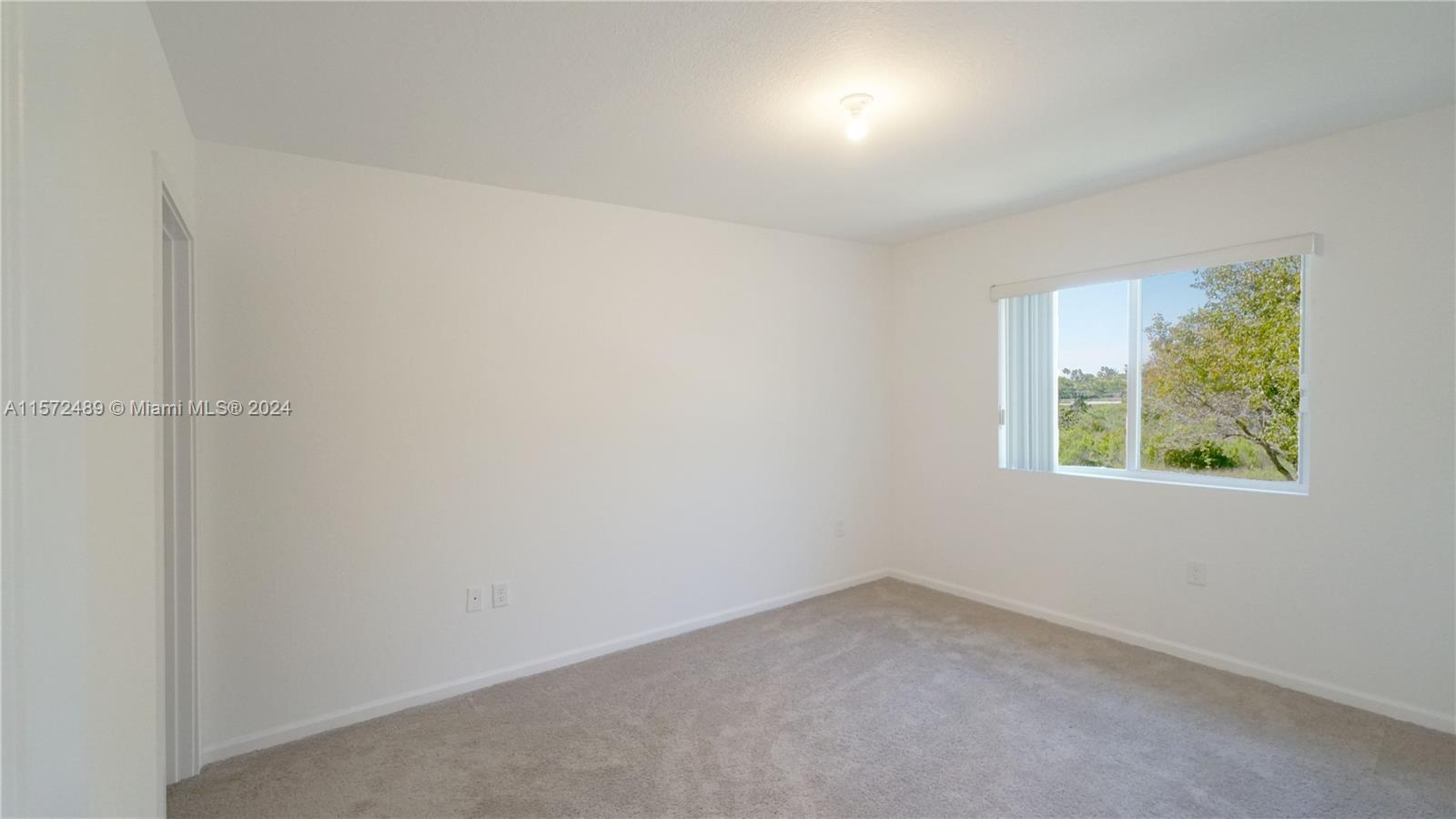 2411 SE 10th St 2411, Homestead, Florida 33035, 4 Bedrooms Bedrooms, ,3 BathroomsBathrooms,Residentiallease,For Rent,2411 SE 10th St 2411,A11572489