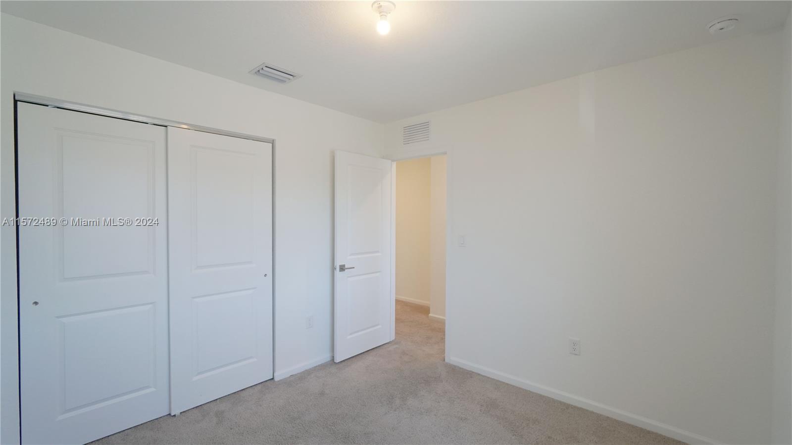 2411 SE 10th St 2411, Homestead, Florida 33035, 4 Bedrooms Bedrooms, ,3 BathroomsBathrooms,Residentiallease,For Rent,2411 SE 10th St 2411,A11572489