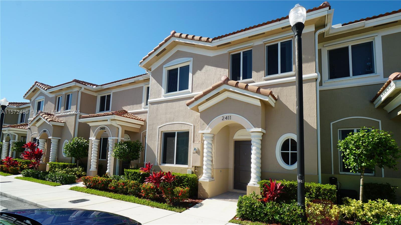 2411 SE 10th St 2411, Homestead, Florida 33035, 4 Bedrooms Bedrooms, ,3 BathroomsBathrooms,Residentiallease,For Rent,2411 SE 10th St 2411,A11572489