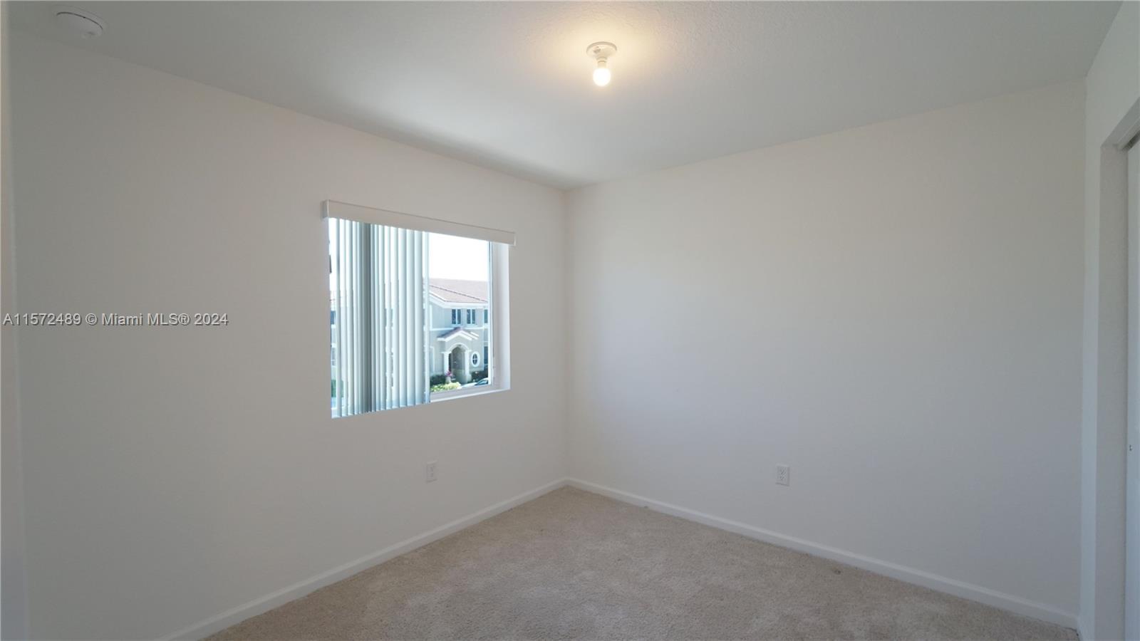 2411 SE 10th St 2411, Homestead, Florida 33035, 4 Bedrooms Bedrooms, ,3 BathroomsBathrooms,Residentiallease,For Rent,2411 SE 10th St 2411,A11572489
