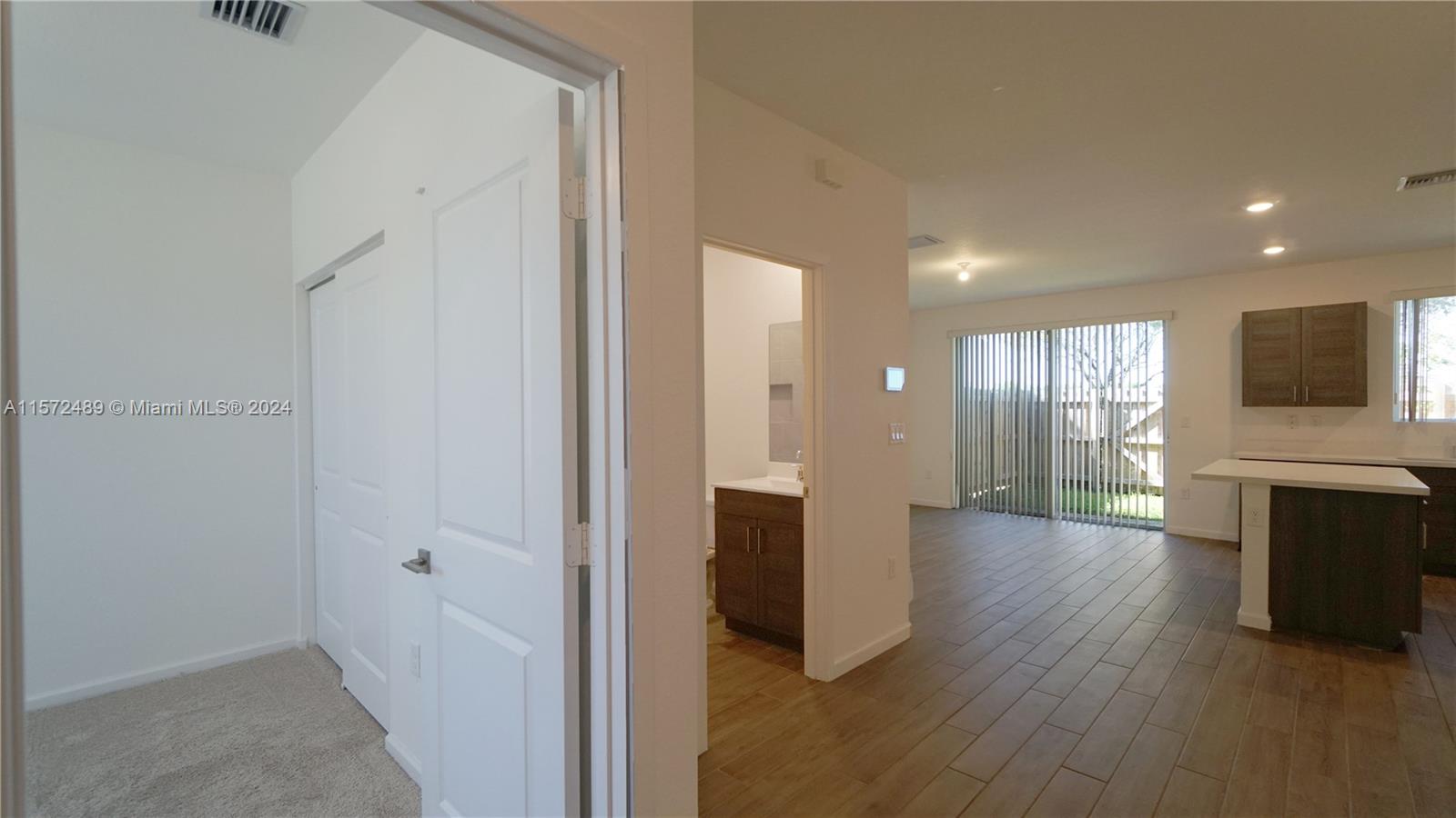 2411 SE 10th St 2411, Homestead, Florida 33035, 4 Bedrooms Bedrooms, ,3 BathroomsBathrooms,Residentiallease,For Rent,2411 SE 10th St 2411,A11572489