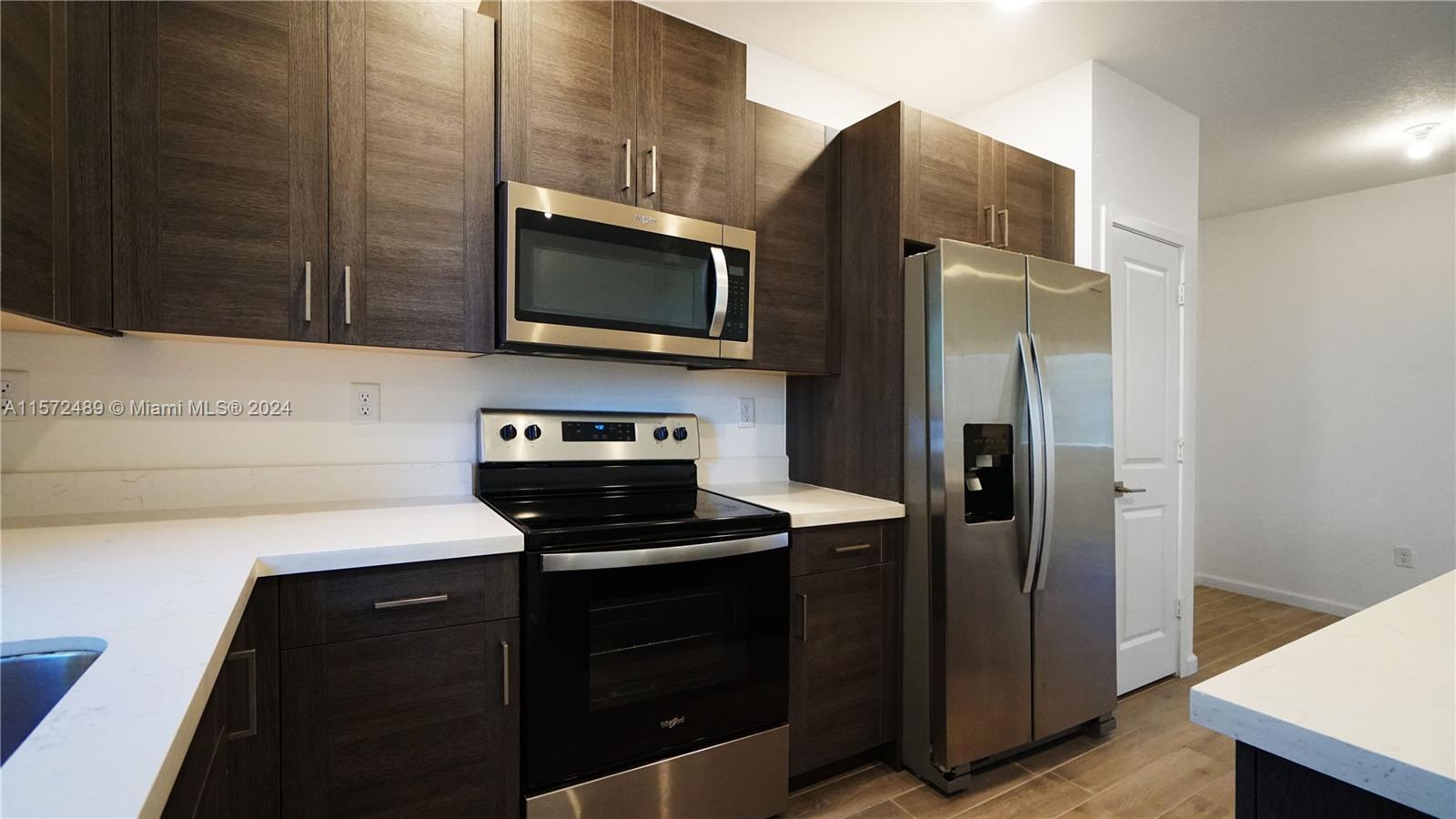 2411 SE 10th St 2411, Homestead, Florida 33035, 4 Bedrooms Bedrooms, ,3 BathroomsBathrooms,Residentiallease,For Rent,2411 SE 10th St 2411,A11572489
