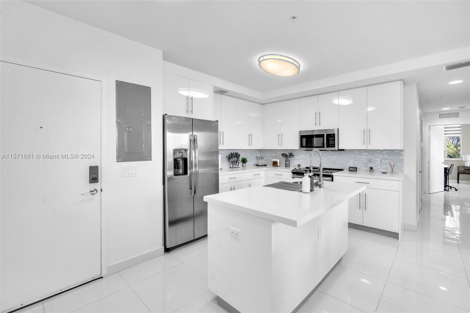 2651 NE 212th Ter 307, Aventura, Florida 33180, 2 Bedrooms Bedrooms, ,2 BathroomsBathrooms,Residentiallease,For Rent,2651 NE 212th Ter 307,A11571881