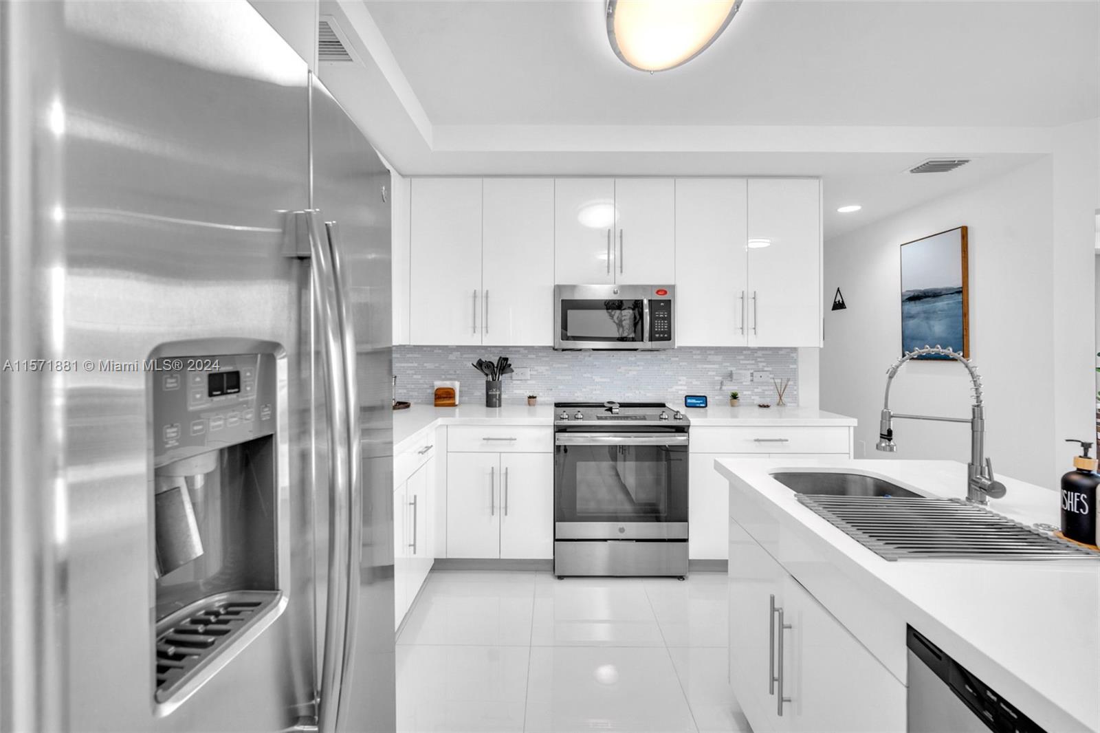 2651 NE 212th Ter 307, Aventura, Florida 33180, 2 Bedrooms Bedrooms, ,2 BathroomsBathrooms,Residentiallease,For Rent,2651 NE 212th Ter 307,A11571881