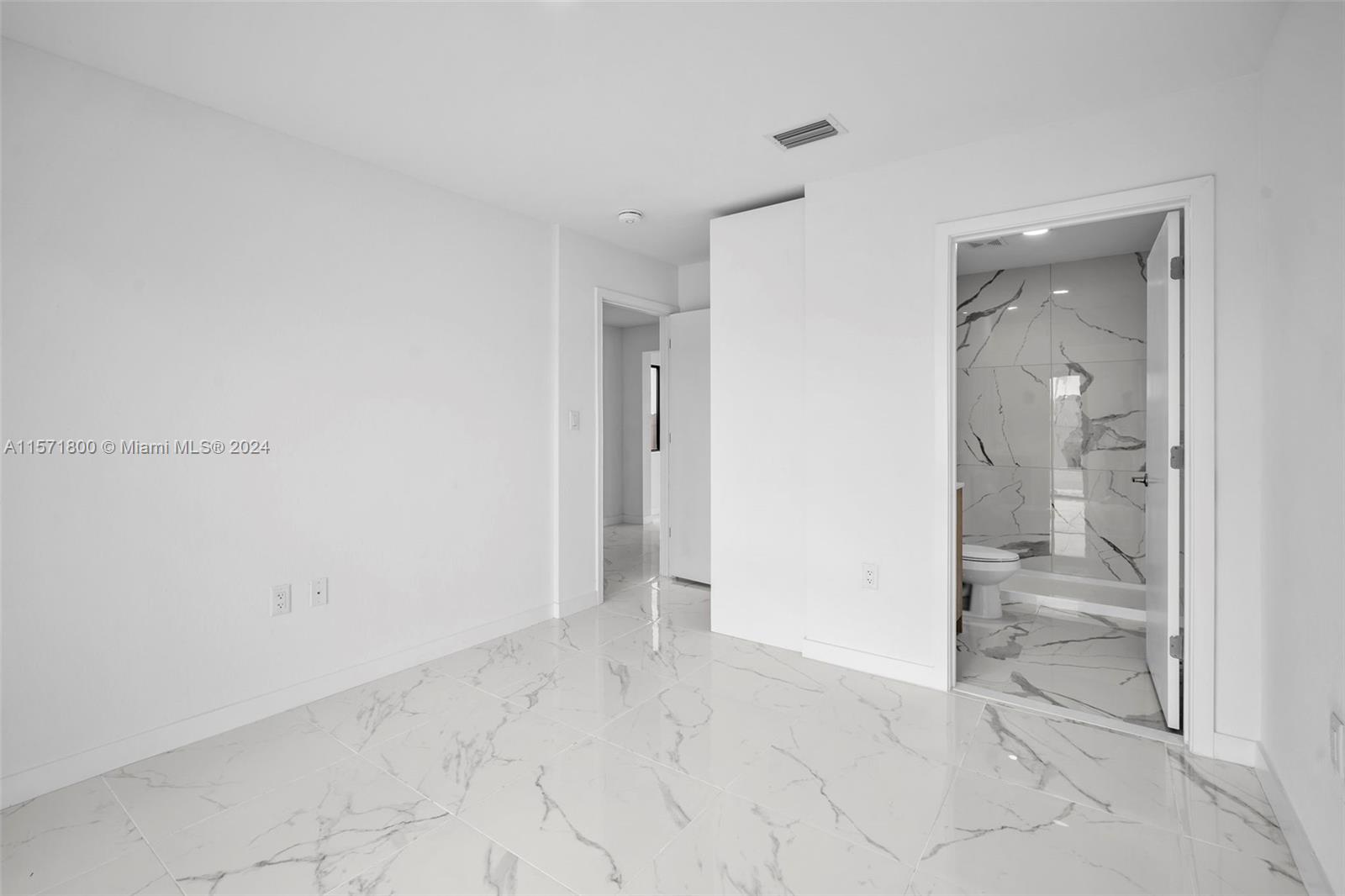 245 NW 13 Place 245, Homestead, Florida 33034, 5 Bedrooms Bedrooms, ,4 BathroomsBathrooms,Residentiallease,For Rent,245 NW 13 Place 245,A11571800