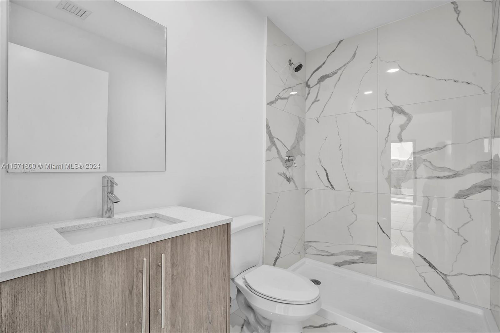 245 NW 13 Place 245, Homestead, Florida 33034, 5 Bedrooms Bedrooms, ,4 BathroomsBathrooms,Residentiallease,For Rent,245 NW 13 Place 245,A11571800