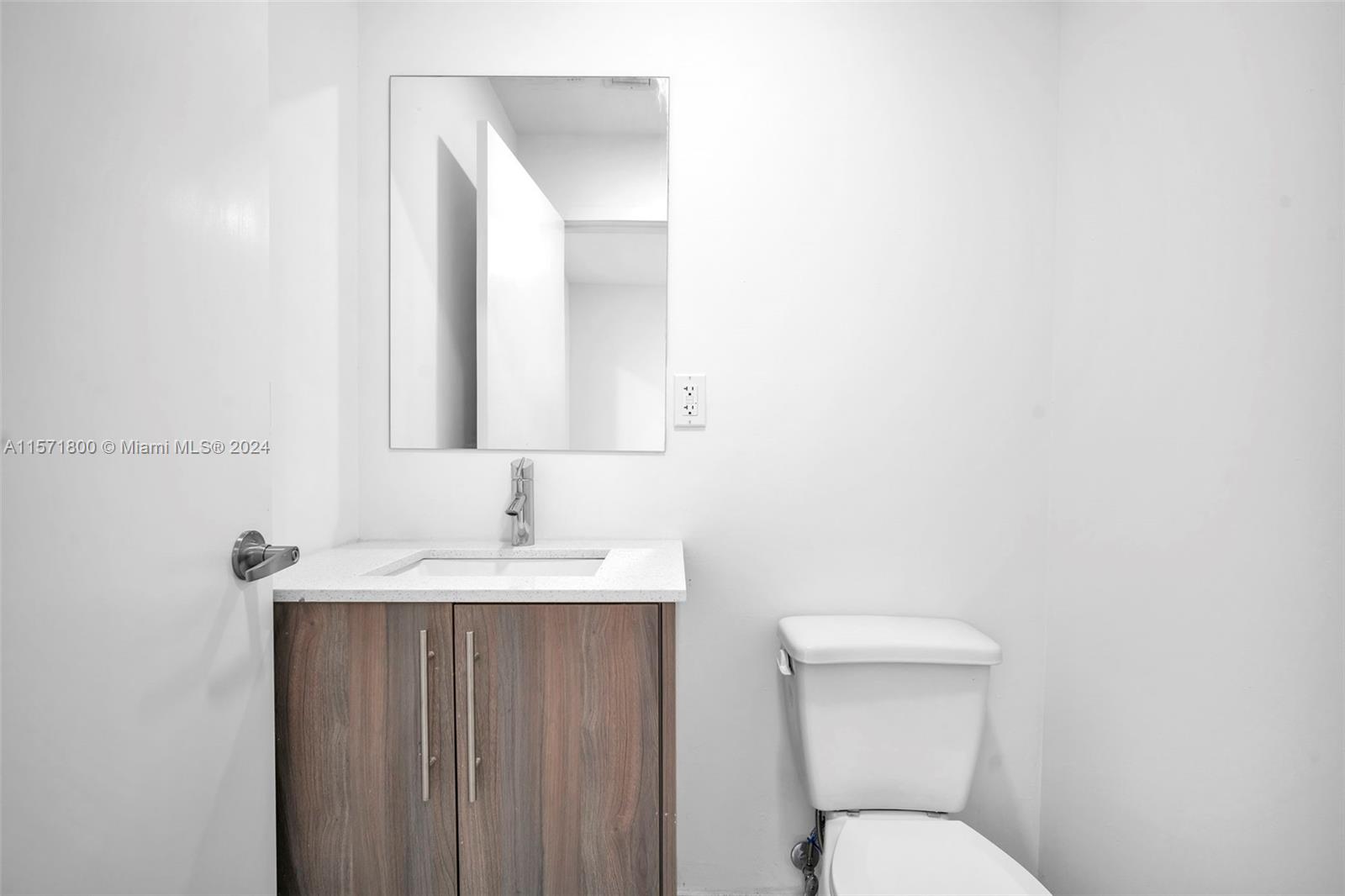 245 NW 13 Place 245, Homestead, Florida 33034, 5 Bedrooms Bedrooms, ,4 BathroomsBathrooms,Residentiallease,For Rent,245 NW 13 Place 245,A11571800