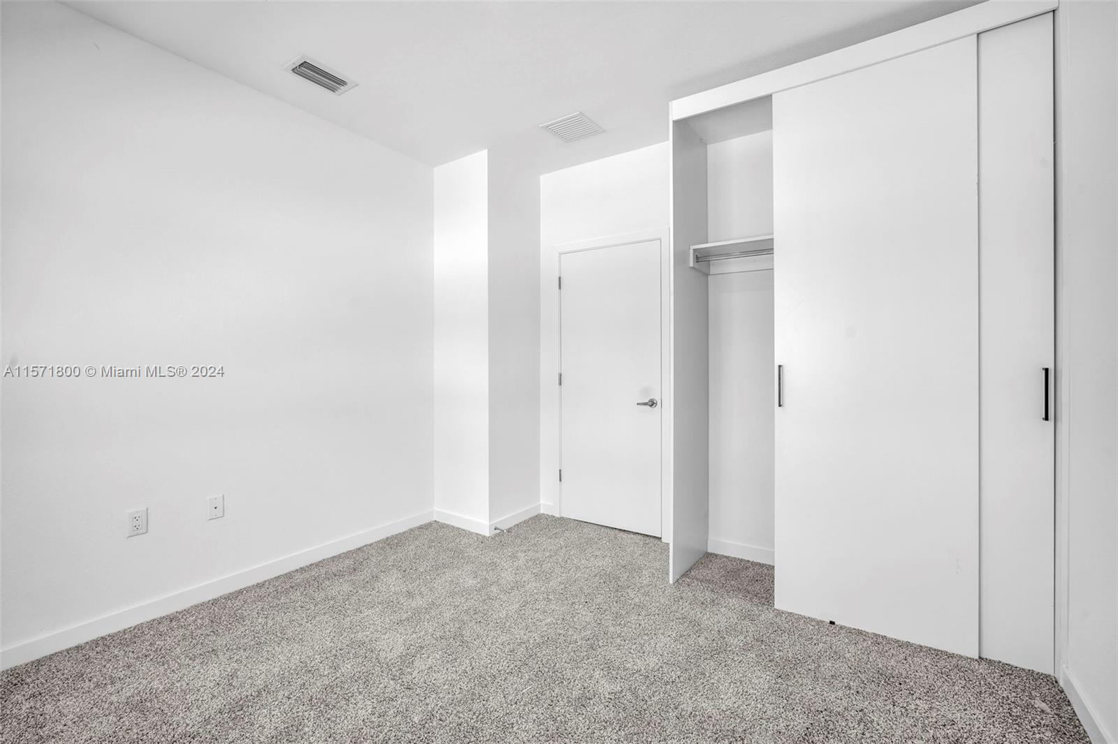 245 NW 13 Place 245, Homestead, Florida 33034, 5 Bedrooms Bedrooms, ,4 BathroomsBathrooms,Residentiallease,For Rent,245 NW 13 Place 245,A11571800