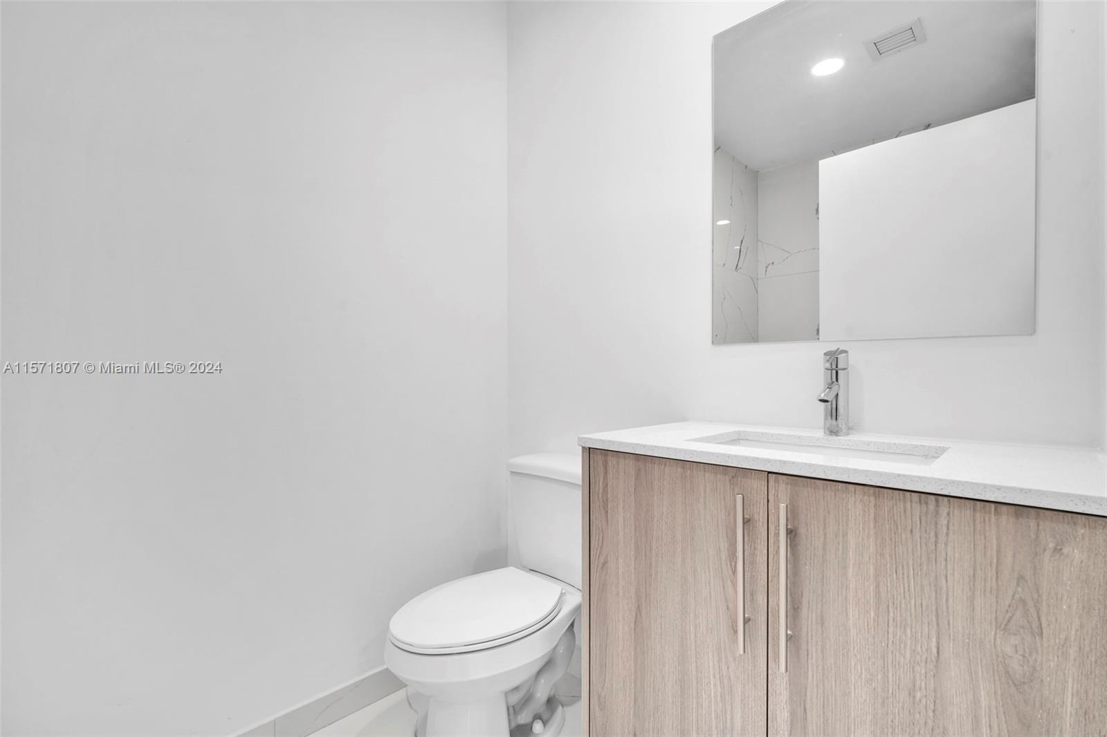 251 NW 13 Place 251, Homestead, Florida 33034, 5 Bedrooms Bedrooms, ,4 BathroomsBathrooms,Residentiallease,For Rent,251 NW 13 Place 251,A11571807