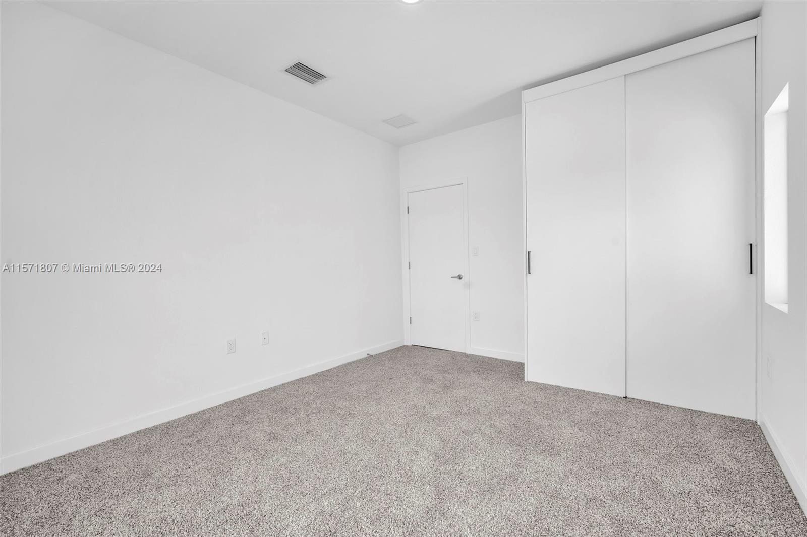 251 NW 13 Place 251, Homestead, Florida 33034, 5 Bedrooms Bedrooms, ,4 BathroomsBathrooms,Residentiallease,For Rent,251 NW 13 Place 251,A11571807