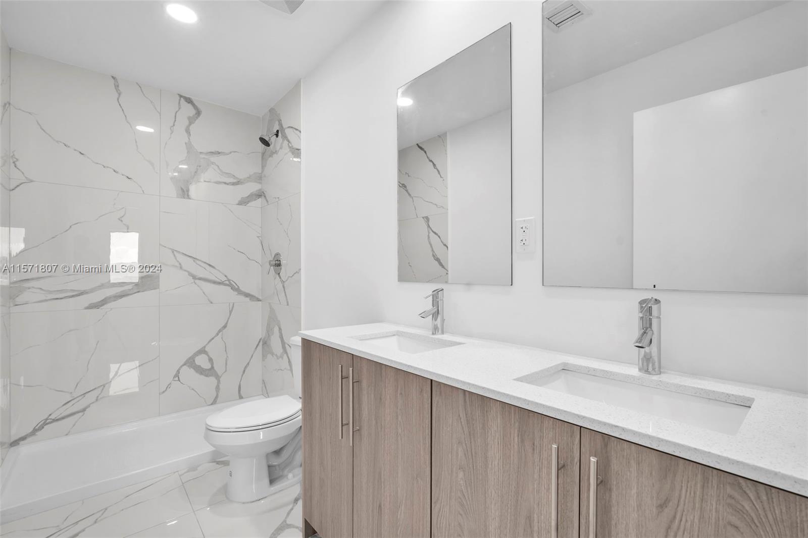 251 NW 13 Place 251, Homestead, Florida 33034, 5 Bedrooms Bedrooms, ,4 BathroomsBathrooms,Residentiallease,For Rent,251 NW 13 Place 251,A11571807