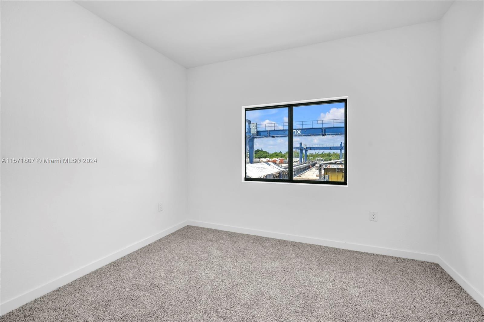 251 NW 13 Place 251, Homestead, Florida 33034, 5 Bedrooms Bedrooms, ,4 BathroomsBathrooms,Residentiallease,For Rent,251 NW 13 Place 251,A11571807