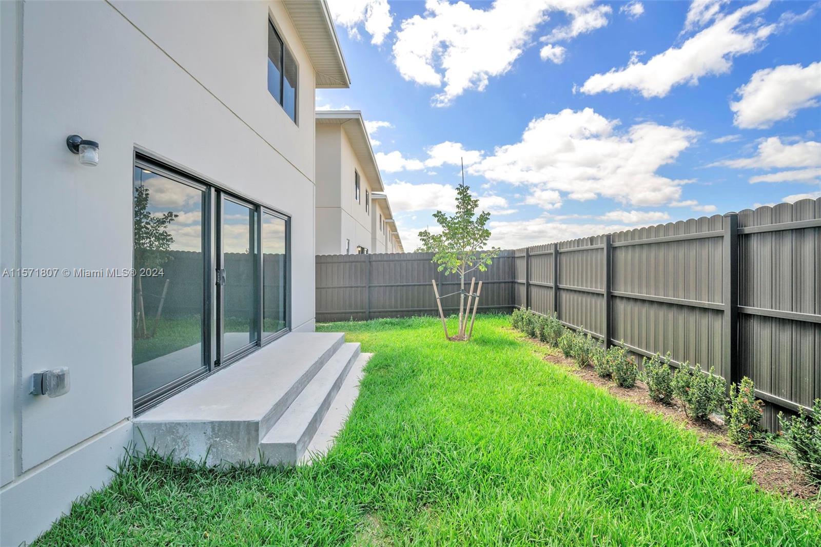 251 NW 13 Place 251, Homestead, Florida 33034, 5 Bedrooms Bedrooms, ,4 BathroomsBathrooms,Residentiallease,For Rent,251 NW 13 Place 251,A11571807