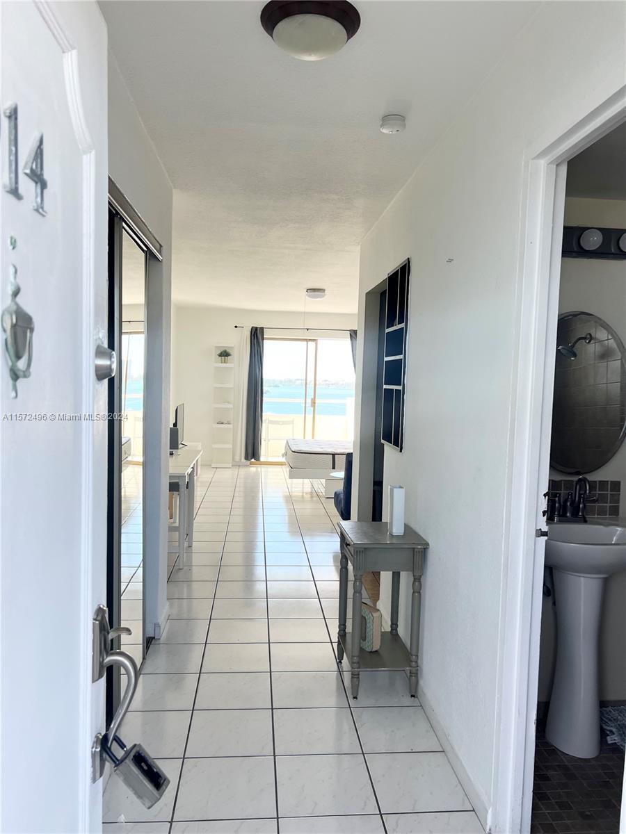 7904 West Dr 914, North Bay Village, Florida 33141, 1 Bedroom Bedrooms, ,1 BathroomBathrooms,Residential,For Sale,7904 West Dr 914,A11572496