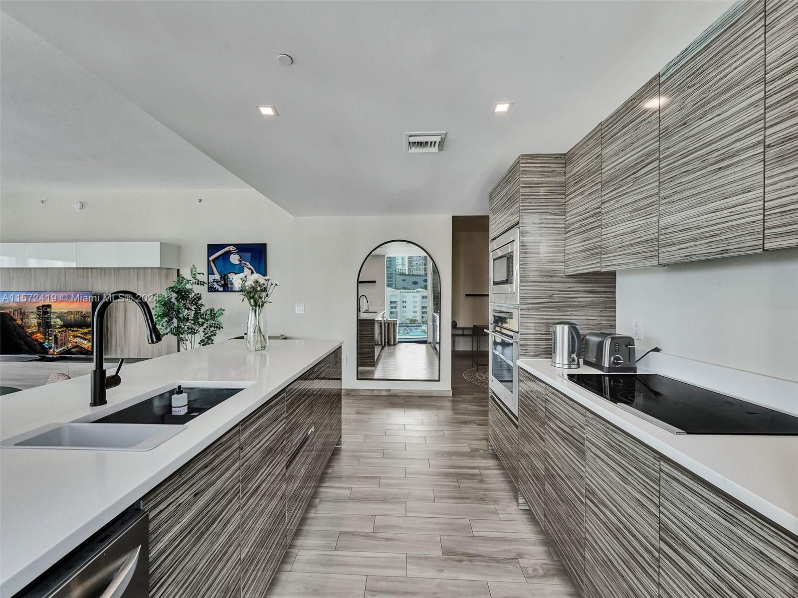 460 NE 28th St 1701, Miami, Florida 33137, 2 Bedrooms Bedrooms, ,2 BathroomsBathrooms,Residentiallease,For Rent,460 NE 28th St 1701,A11572419