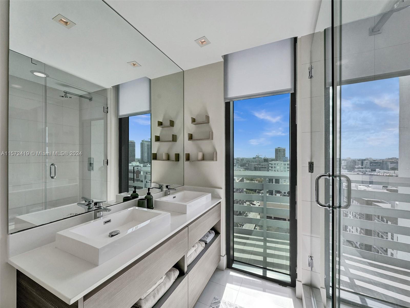 460 NE 28th St 1701, Miami, Florida 33137, 2 Bedrooms Bedrooms, ,2 BathroomsBathrooms,Residentiallease,For Rent,460 NE 28th St 1701,A11572419