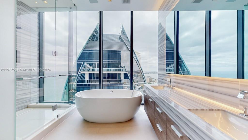 17141 Collins Ave 3902, Sunny Isles Beach, Florida 33160, 2 Bedrooms Bedrooms, ,2 BathroomsBathrooms,Residentiallease,For Rent,17141 Collins Ave 3902,A11572513