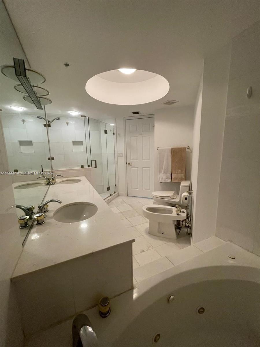 6301 Collins Ave 908, Miami Beach, Florida 33141, 2 Bedrooms Bedrooms, ,2 BathroomsBathrooms,Residentiallease,For Rent,6301 Collins Ave 908,A11566814