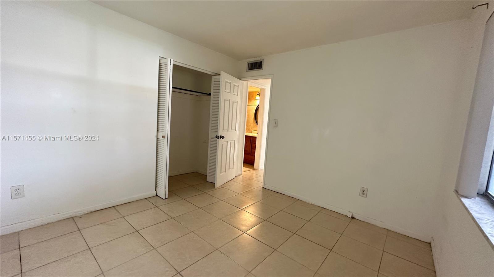 1302 NE 191st St A118, Miami, Florida 33179, 2 Bedrooms Bedrooms, ,2 BathroomsBathrooms,Residentiallease,For Rent,1302 NE 191st St A118,A11571455