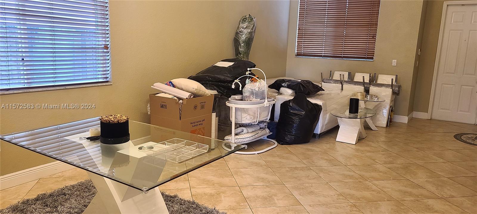 2008 SE 19 ST, Homestead, Florida 33035, 4 Bedrooms Bedrooms, ,2 BathroomsBathrooms,Residentiallease,For Rent,2008 SE 19 ST,A11572583