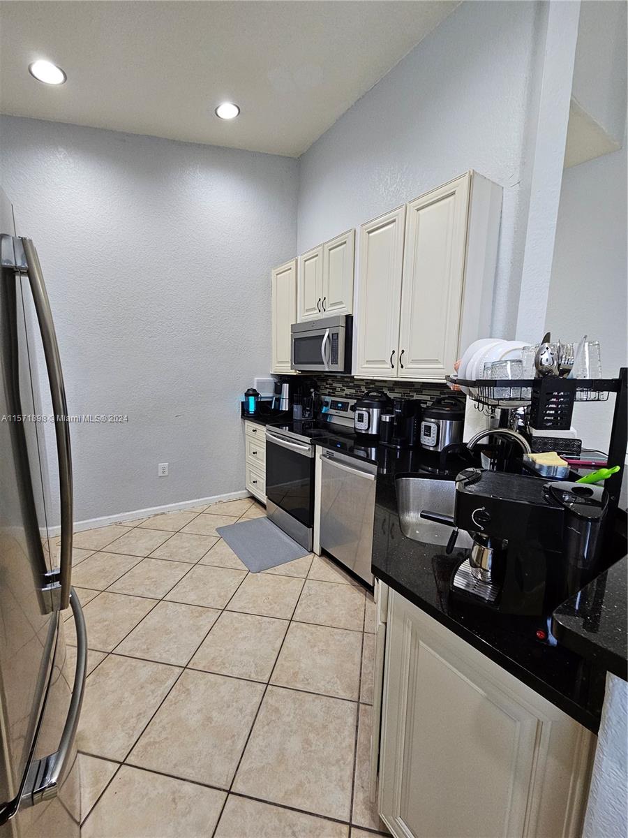 2242 Portofino Ave, Homestead, Florida 33033, 3 Bedrooms Bedrooms, ,2 BathroomsBathrooms,Residentiallease,For Rent,2242 Portofino Ave,A11571898